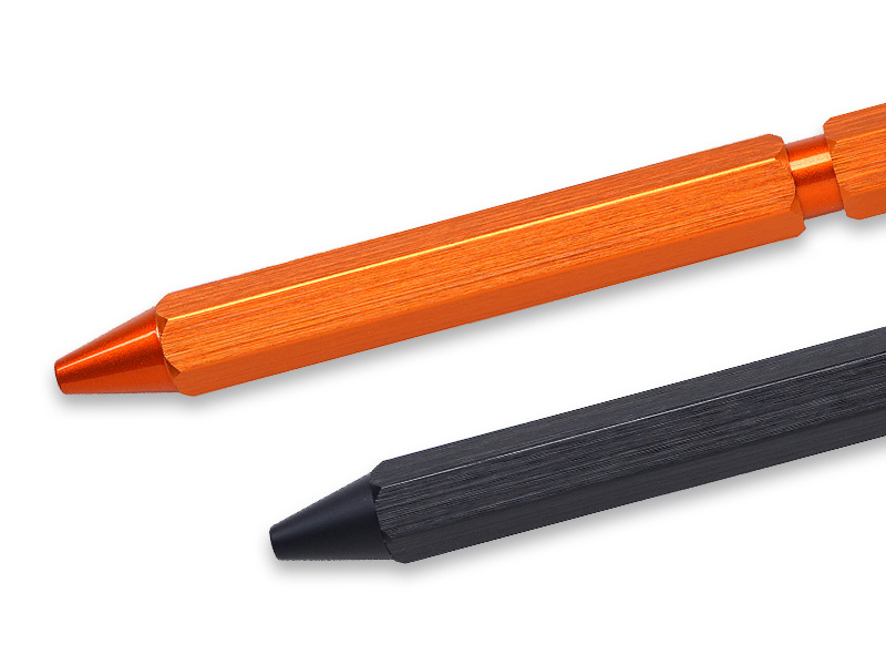 オレンジとブラック2色のロディアマルチペンが並んでいる