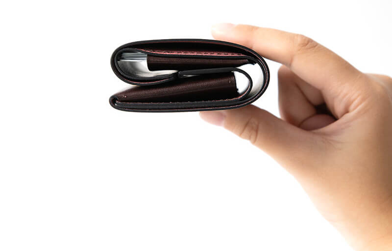 「小さくても使い易い」がコンセプト 新構造2.5折り財布