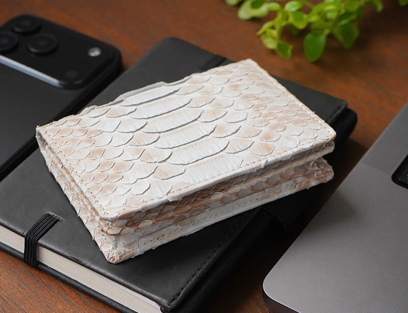 しっとりとした手触りと、なめらかな質感が魅力。