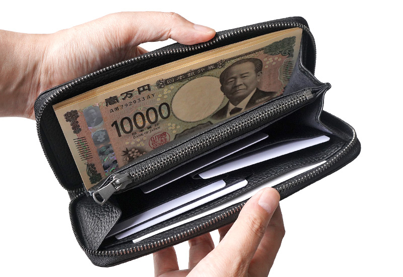肉厚で柔らかい鹿革を使用した長財布
