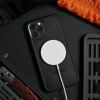 ケースを装着したままMagSafe充電器に固定  Pelican Protector iPhone用耐衝撃ハードケース iPhone13 Pro ケース