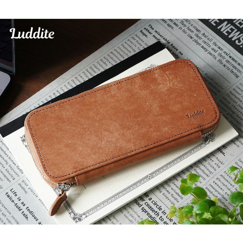 ラウンドファスナー ペンケース 本革 レザー ブランド おしゃれ シンプル 使いやすい 仕切り 社会人 筆箱 おすすめ 男性 女性 メンズ