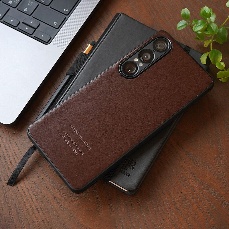 ダークブラウン